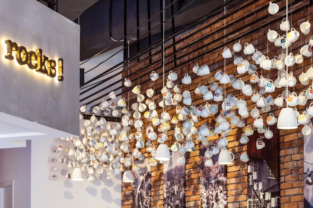 廣州金達(dá)咖啡飲品城-打卡網(wǎng)紅奶茶店,設(shè)計(jì)出顧客喜愛(ài)的樣子! 廣州金達(dá)咖啡飲品城-打卡網(wǎng)紅奶茶店,設(shè)計(jì)出顧客喜愛(ài)的樣子!