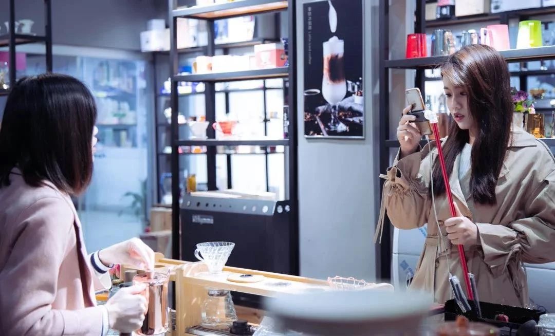 金達(dá)咖啡飲品城戰(zhàn)略轉(zhuǎn)型成功暨抖音網(wǎng)紅直播基地啟動(dòng)儀式