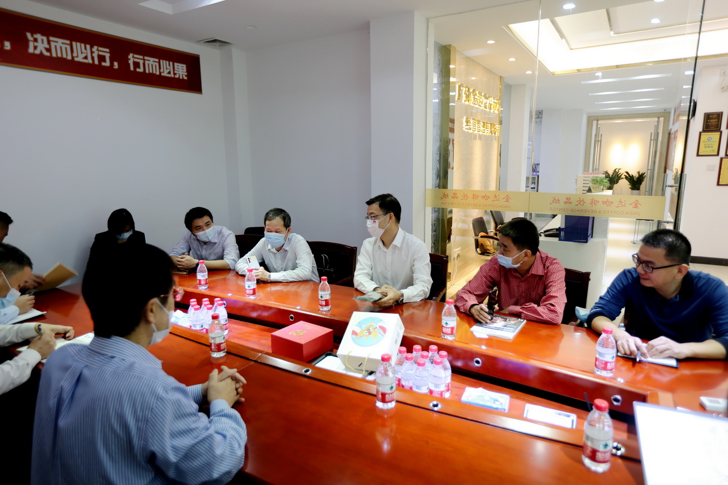 廣州市貿(mào)促會(huì)楊勇主任一行蒞臨金達(dá)咖啡飲品城調(diào)研指導(dǎo)工作