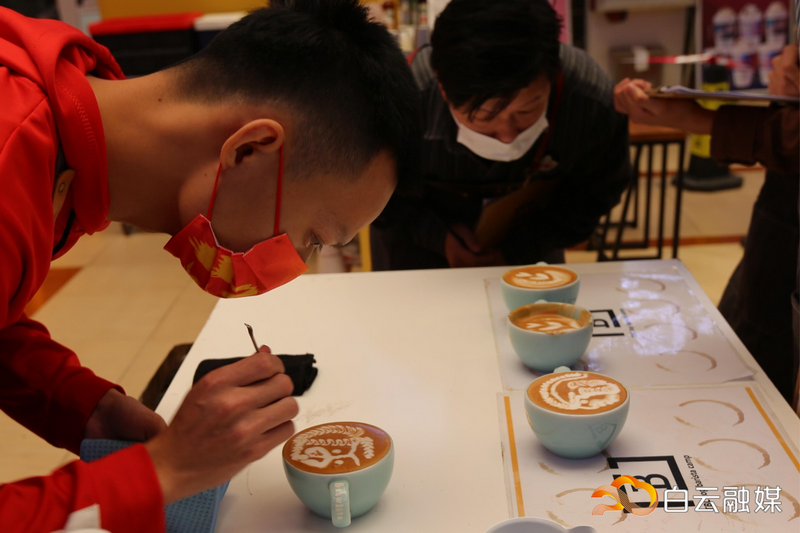 白云融媒：沖煮、拉花、做潮流飲品……全國百名咖啡好手云集白云過招（轉(zhuǎn)載）