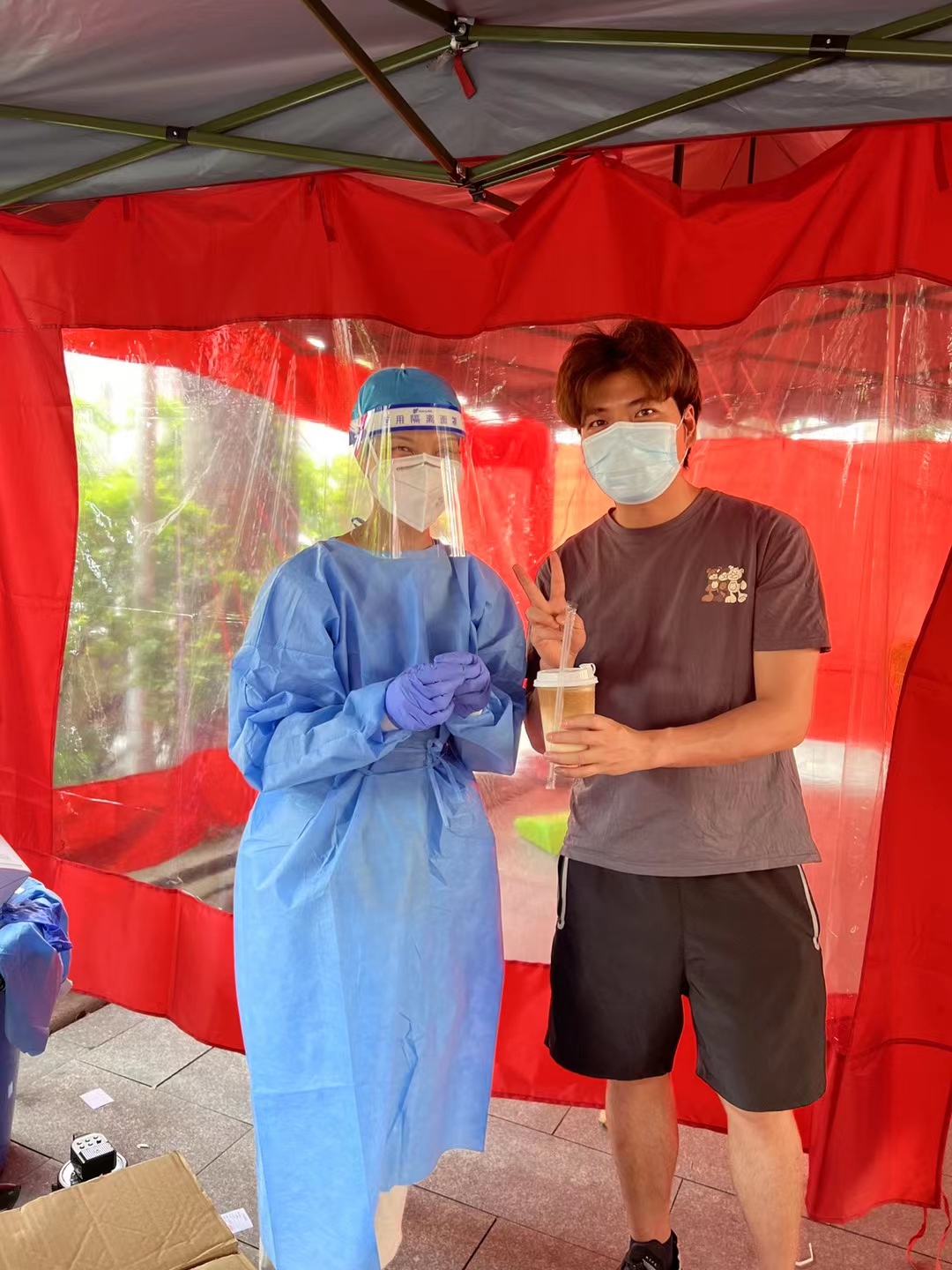 金達(dá)咖啡飲品城商戶眾志成城支援戰(zhàn)“疫”的故事得到了多家大型媒體的報(bào)道和轉(zhuǎn)載