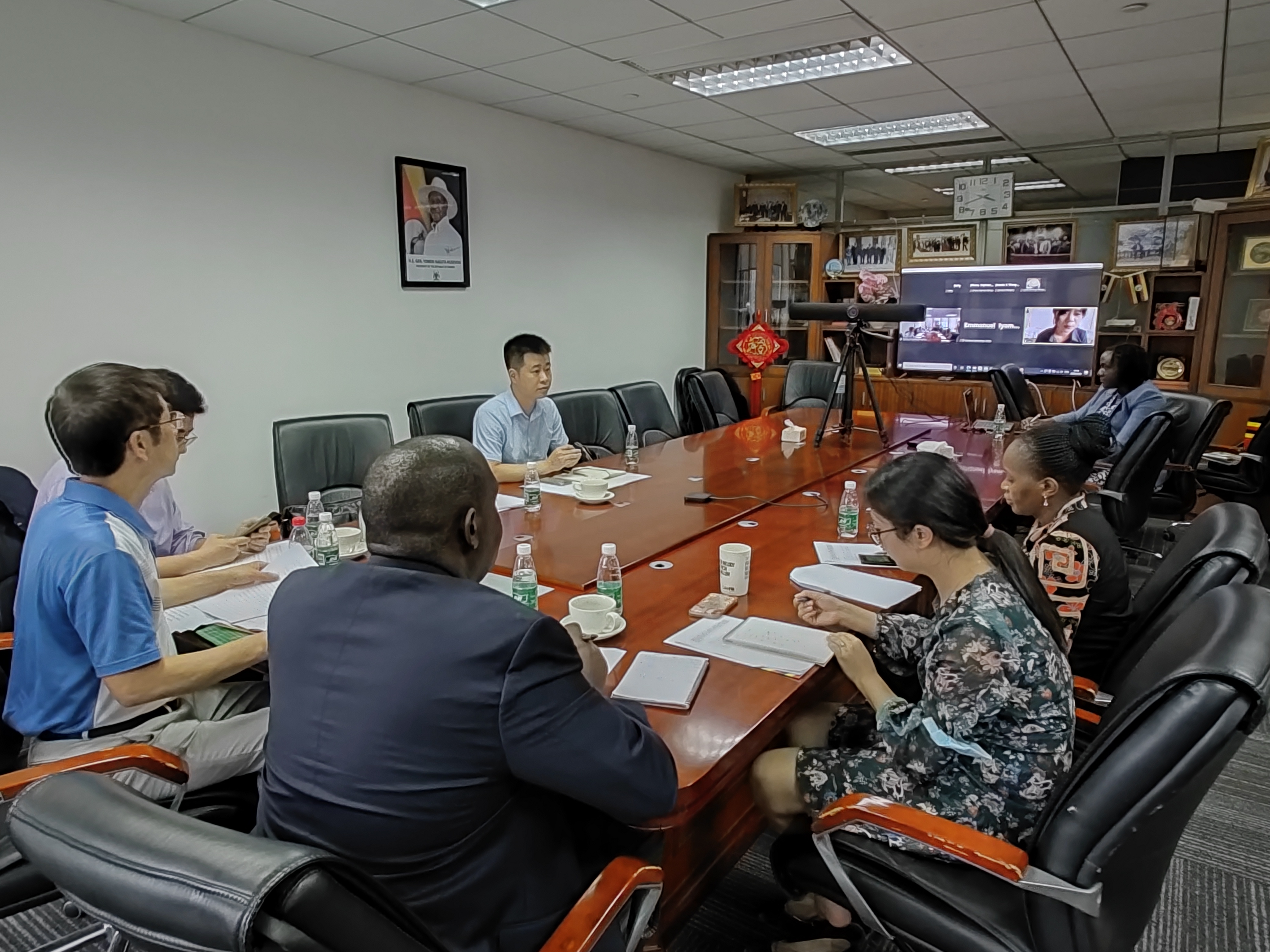 金達(dá)咖啡飲品城與烏干達(dá)咖啡發(fā)展局召開線上會(huì)議討論市場(chǎng)推廣方案 金達(dá)咖啡飲品城與烏干達(dá)咖啡發(fā)展局召開線上會(huì)議討論市場(chǎng)推廣方案