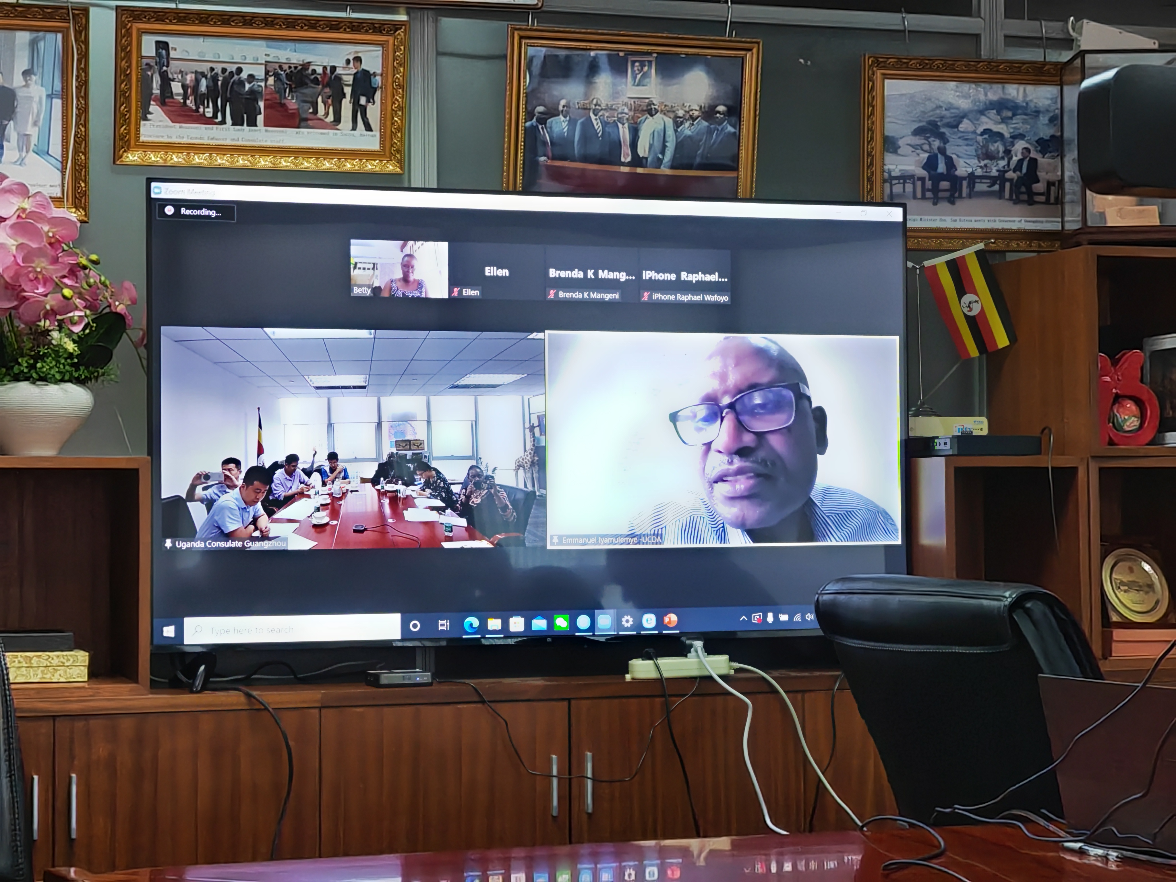 金達(dá)咖啡飲品城與烏干達(dá)咖啡發(fā)展局召開線上會(huì)議討論市場(chǎng)推廣方案 金達(dá)咖啡飲品城與烏干達(dá)咖啡發(fā)展局召開線上會(huì)議討論市場(chǎng)推廣方案