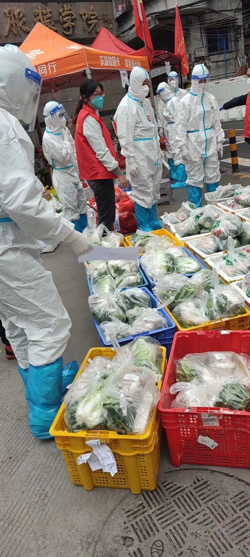 廣州白云區(qū)政府相關(guān)部門向金達咖啡飲品城及眾商家贈送“助力抗疫 愛心奉獻”的錦旗和感謝信 廣州白云區(qū)政府相關(guān)部門向金達咖啡飲品城及眾商家贈送“助力抗疫 愛心奉獻”的錦旗和感謝信