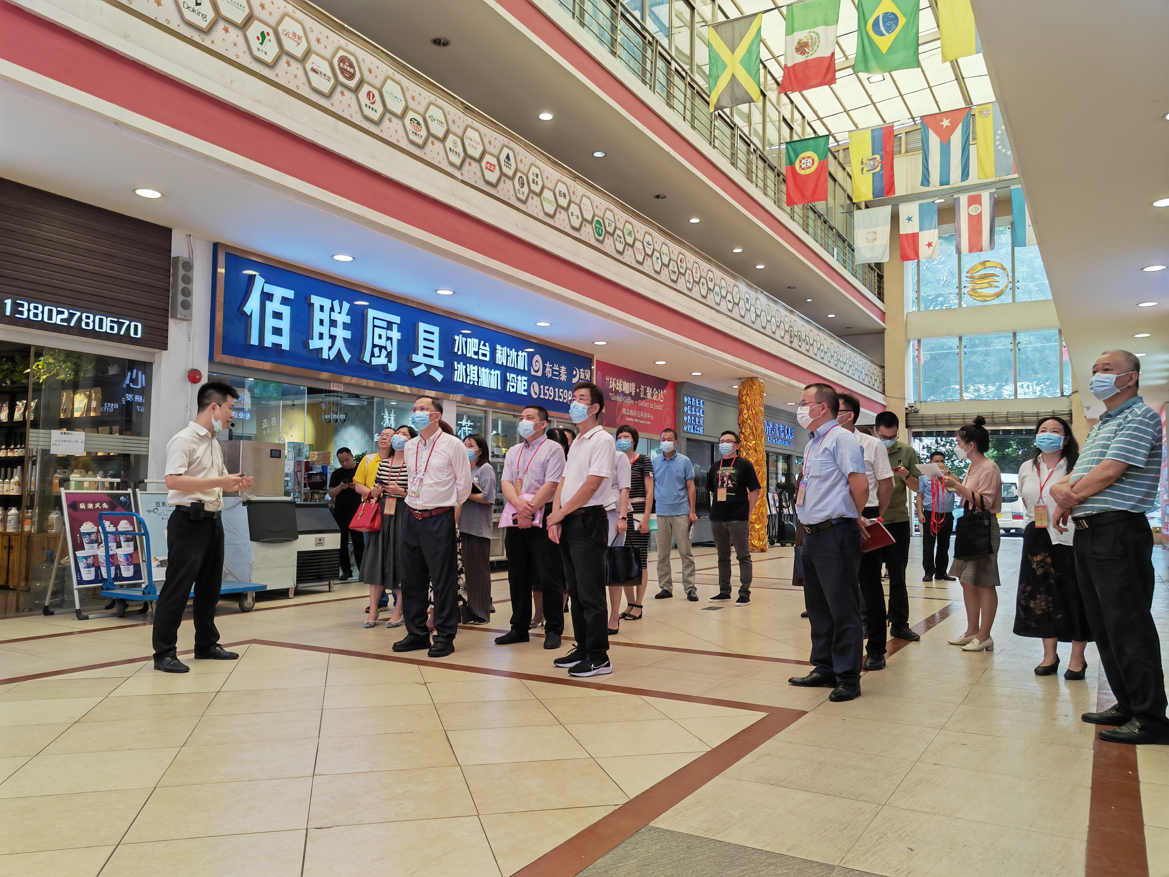 白云區(qū)政協(xié)袁東華主席一行到松洲街道調(diào)研“食材之都”轉(zhuǎn)型升級工作