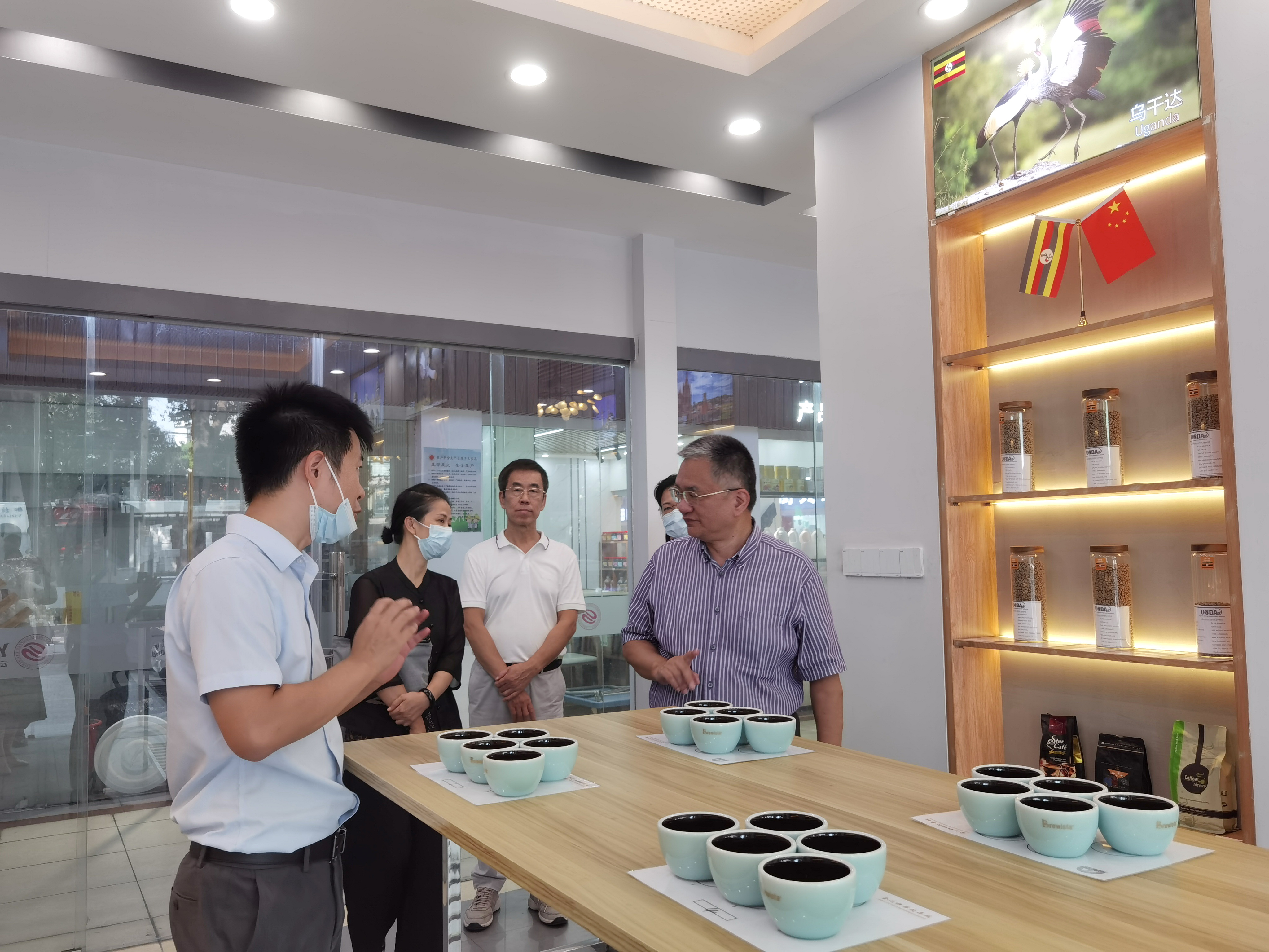 廣州白云區(qū)政協(xié)袁東華主席一行蒞臨金達(dá)調(diào)研 廣州白云區(qū)政協(xié)袁東華主席一行蒞臨金達(dá)調(diào)研